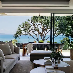 Noosa Court 4 Beachfront Bliss Holiday home